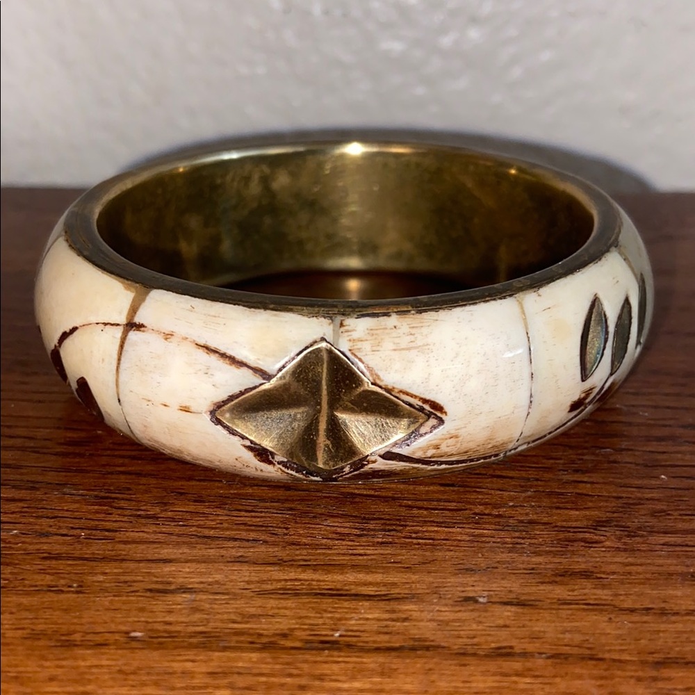 Vintage Artisan 60s Inlay Bone & Brass Bangle Bracelet